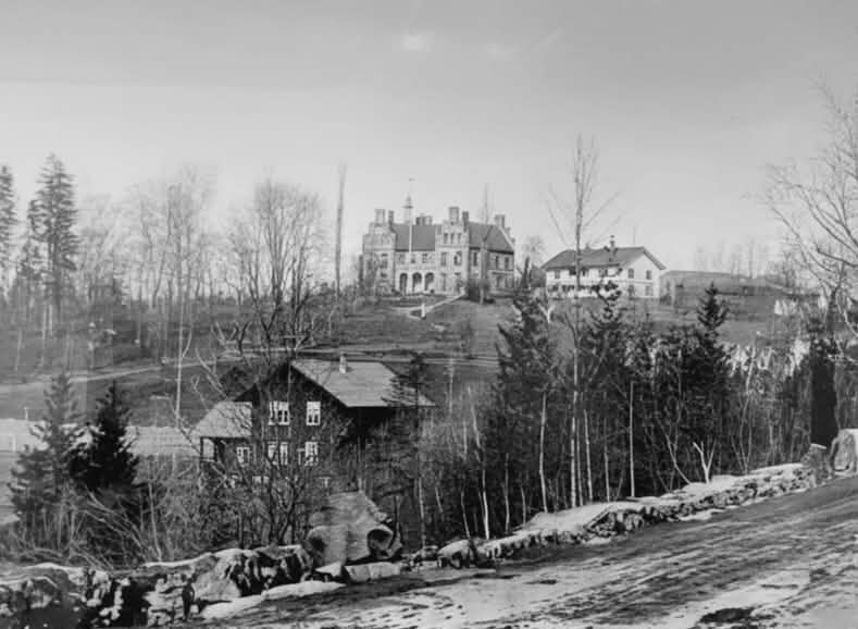Ringstabekk Gård med Stabekkstua i forgrunnen